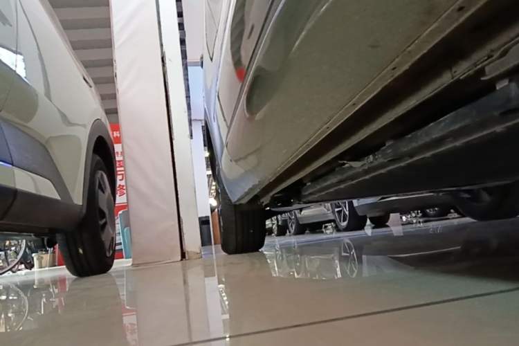 Used BYD Yuan PLUS 2022 430 km Luxury Version Right Side Sill
