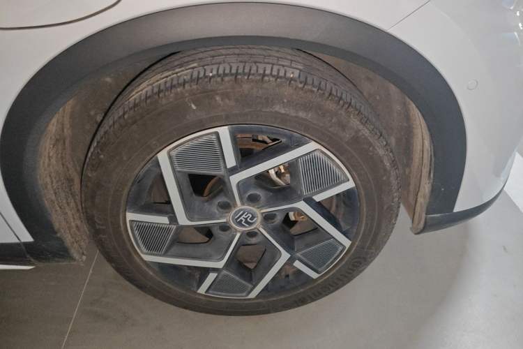 Used BYD Yuan PLUS 2022 510KM Flagship PLUS Right Front Wheel Hub