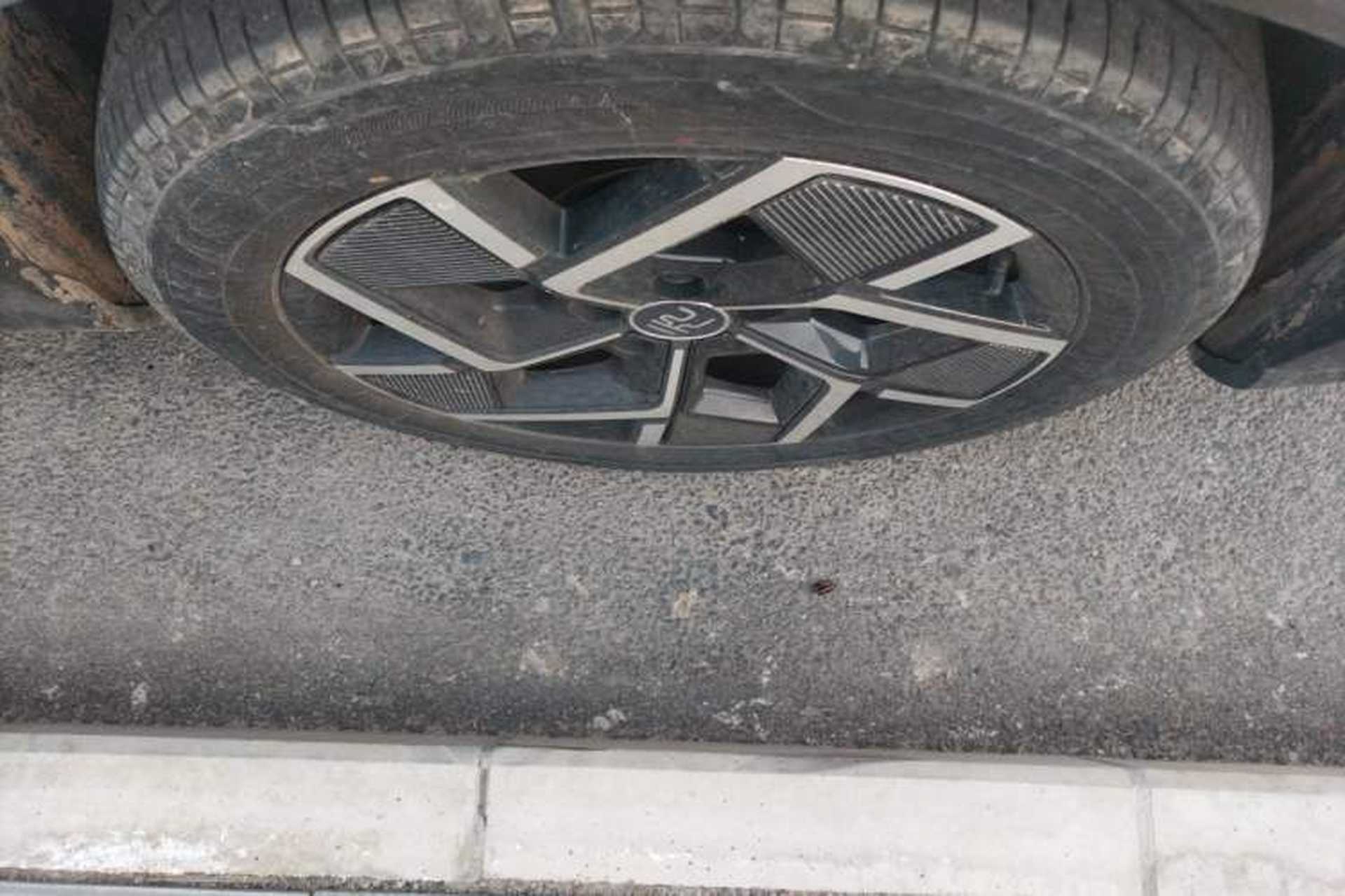 Used BYD Yuan PLUS 2022 510 km Flagship Version Right Front Wheel Hub