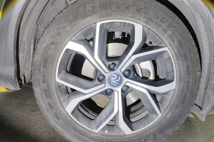 Used BYD Yuan PLUS 2022 430 km Luxury Version Right Front Wheel Hub