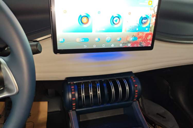 Used BYD Yuan PLUS 2022 510 km Flagship Version Audio And AC Panel