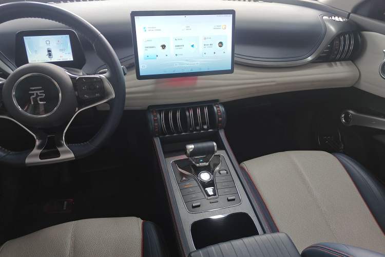 Used BYD Yuan PLUS 2022 510KM Flagship PLUS Audio And AC Panel