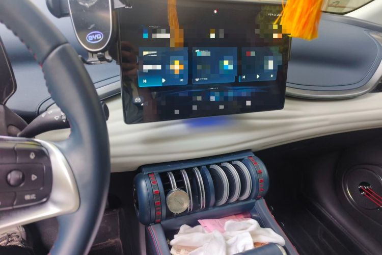 Used BYD Yuan PLUS 2022 430 km Luxury Version Audio And AC Panel
