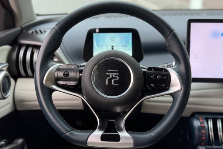 Used BYD Yuan PLUS 2022 430 km Luxury Version Interior 1