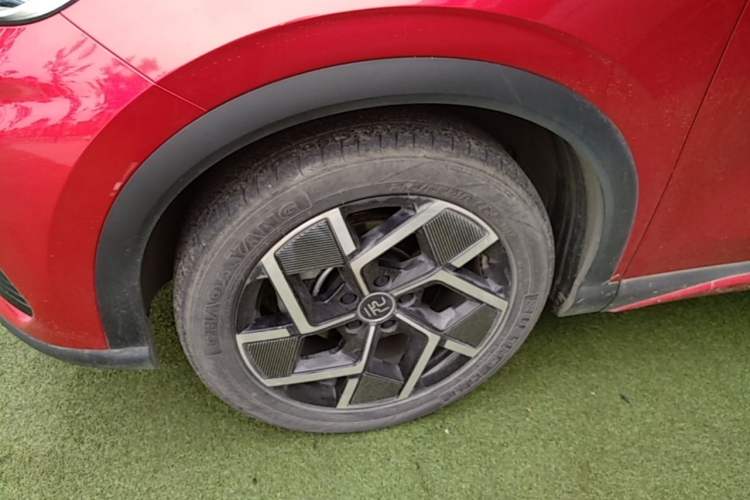 Used BYD Yuan PLUS 2022 510 km Flagship Version Left Front Wheel Hub