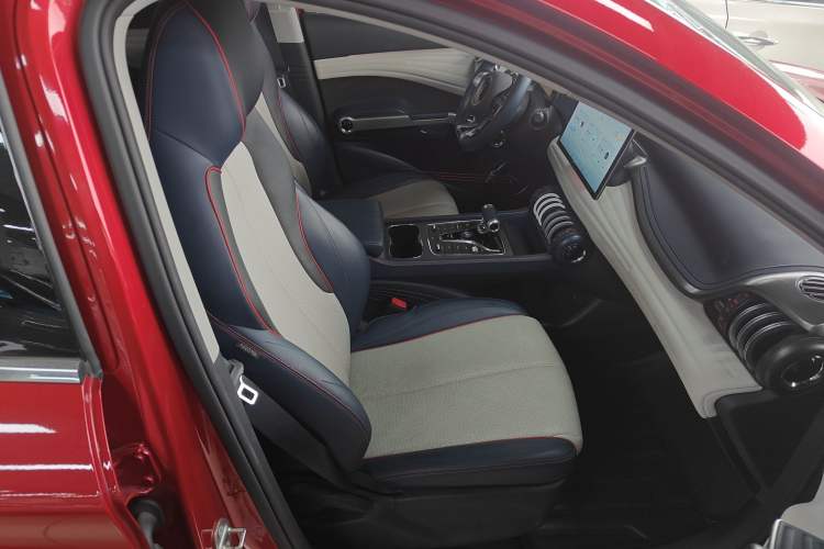 Used BYD Yuan PLUS 2022 510KM Flagship PLUS Right Front Seat