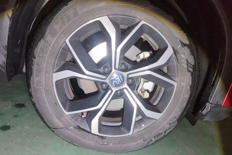 Used BYD Yuan PLUS 2022 430 km Luxury Version Right Front Wheel Hub