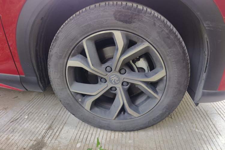 Used BYD Yuan PLUS 2022 430 km Luxury Version Right Front Wheel Hub
