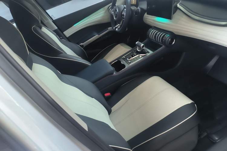 Used BYD Yuan PLUS 2022 510 km Flagship Version Right Front Seat