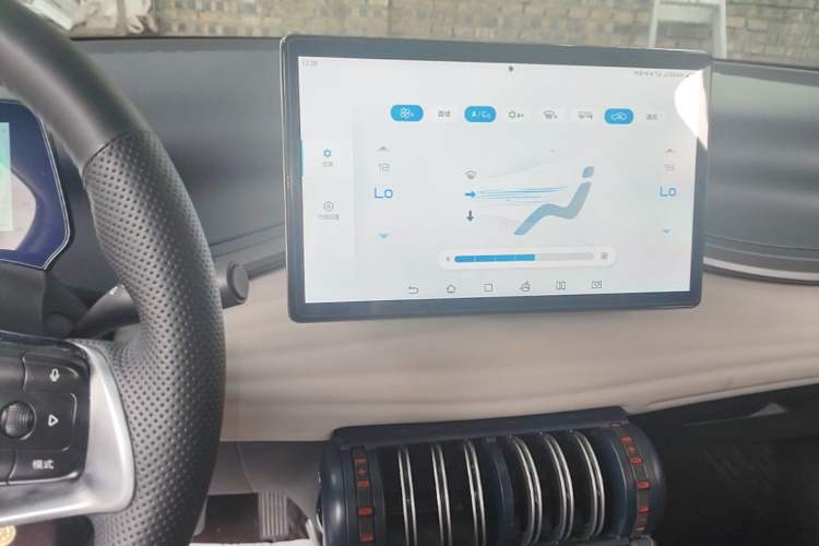Used BYD Yuan PLUS 2022 510 km Luxury Version Audio And AC Panel