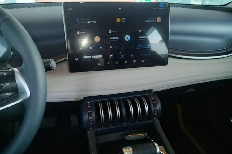 Used BYD Yuan PLUS 2022 510 km Luxury Version Audio And AC Panel