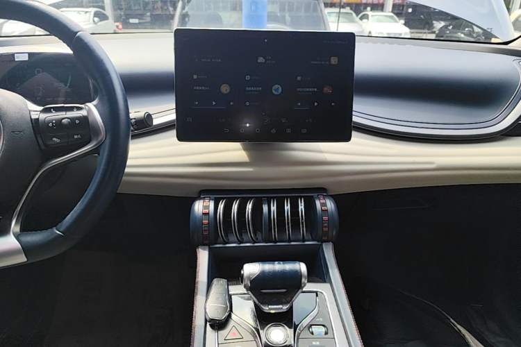 Used BYD Yuan PLUS 2022 510 km Luxury Version Audio And AC Panel