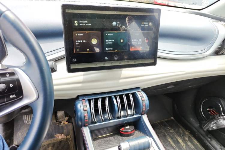 Used BYD Yuan PLUS 2022 510 km Flagship Version Audio And AC Panel