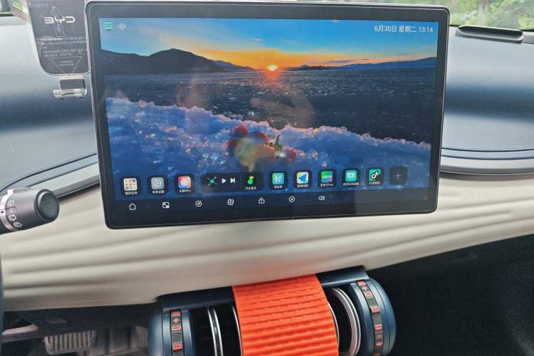 Used BYD Yuan PLUS 2022 510 km Luxury Version Audio And AC Panel