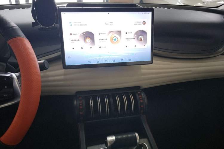 Used BYD Yuan PLUS 2022 430 km Luxury Version Audio And AC Panel