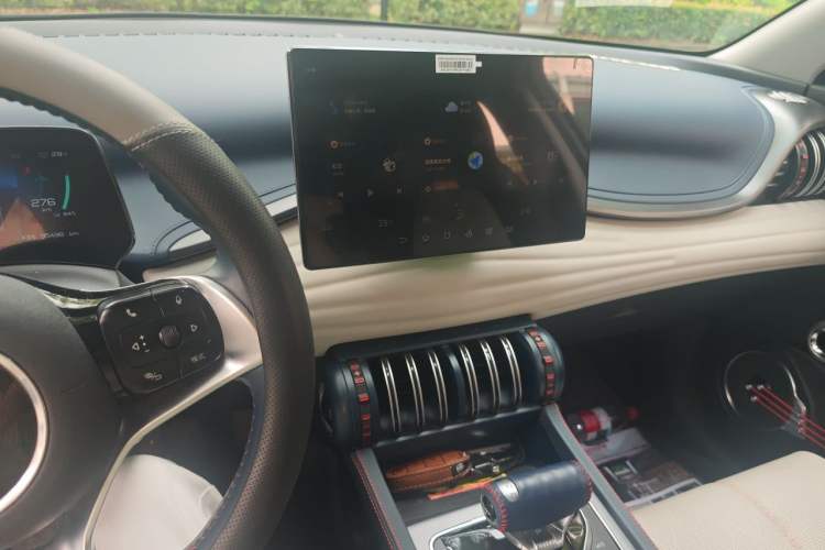 Used BYD Yuan PLUS 2022 430 km Luxury Version Audio And AC Panel
