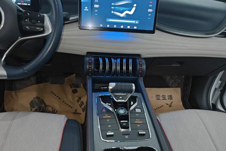 Used BYD Yuan PLUS 2022 430 km Luxury Version Audio And AC Panel