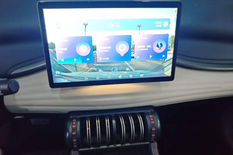 Used BYD Yuan PLUS 2022 430 km Luxury Version Audio And AC Panel