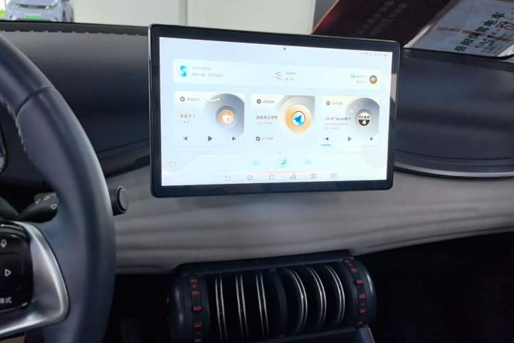 Used BYD Yuan PLUS 2022 510 km Flagship Version Audio And AC Panel