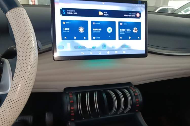 Used BYD Yuan PLUS 2022 510 km Flagship Version Audio And AC Panel