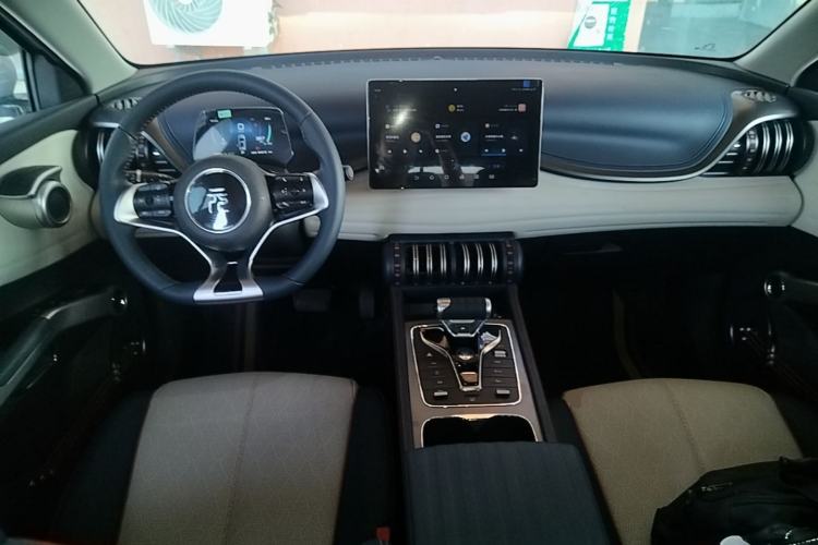 Used BYD Yuan PLUS 2022 510 km Luxury Version Center Console