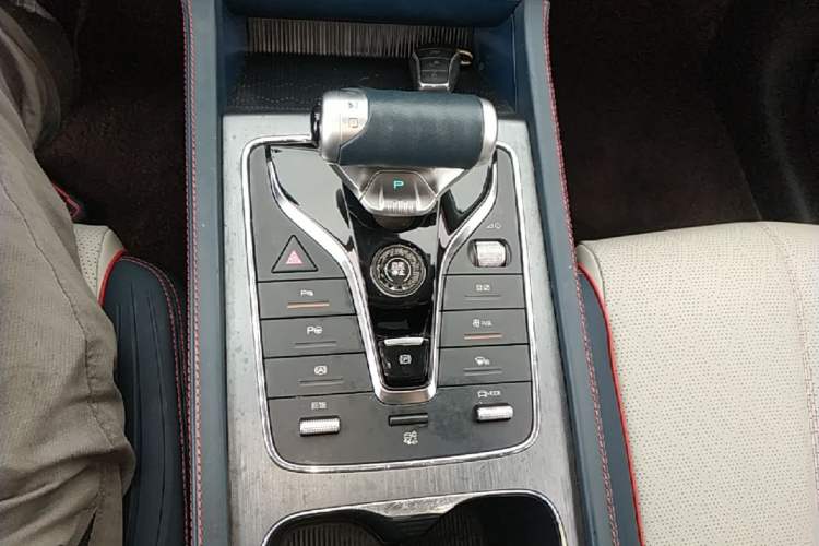 Used BYD Yuan PLUS 2022 510KM Flagship PLUS Gear Lever