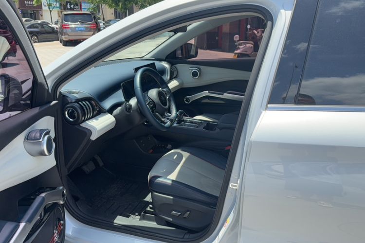 Used BYD Yuan PLUS 2022 510 km Luxury Version Interior 1