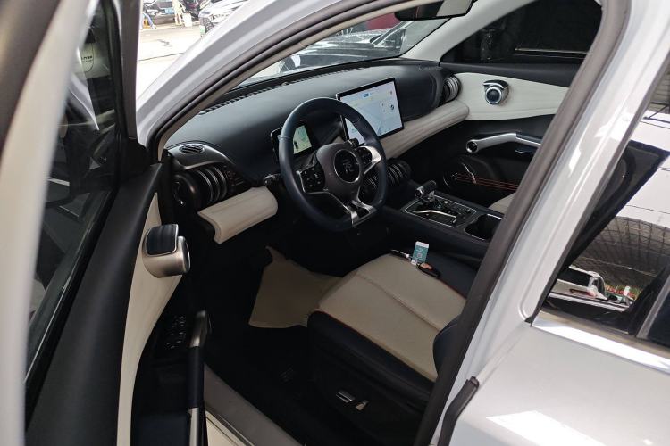 Used BYD Yuan PLUS 2022 430 km Luxury Version Interior 3
