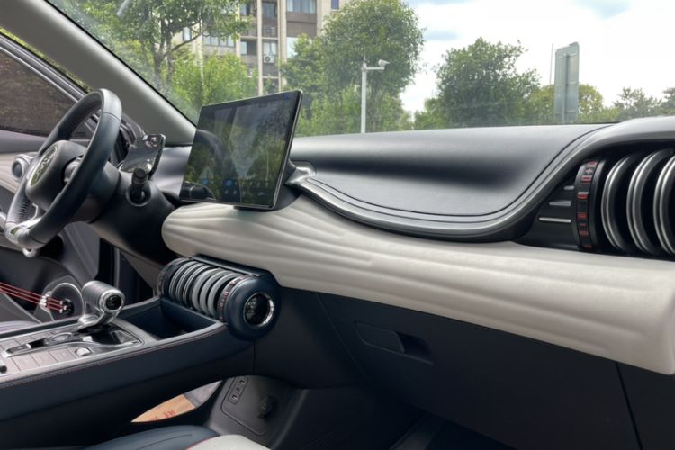Used BYD Yuan PLUS 2022 430 km Luxury Version Interior 3