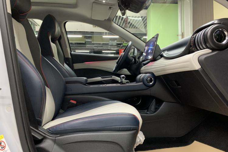 Used BYD Yuan PLUS 2022 510 km Luxury Version Interior 4
