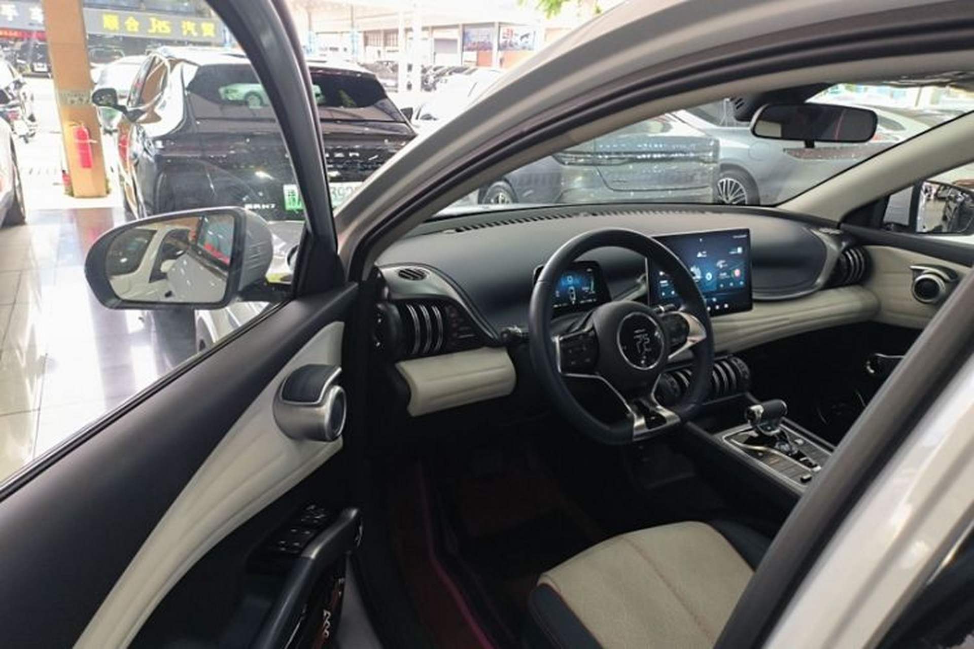 Used BYD Yuan PLUS 2022 510 km Luxury Version Interior 5