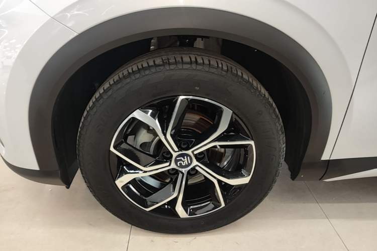 Used BYD Yuan PLUS 2022 430 km Luxury Version Left Front Wheel Hub