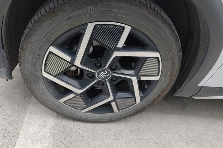 Used BYD Yuan PLUS 2022 510 km Flagship Version Left Front Wheel Hub