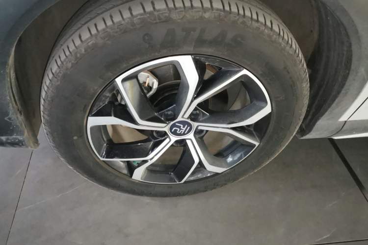 Used BYD Yuan PLUS 2022 430 km Luxury Version Left Front Wheel Hub
