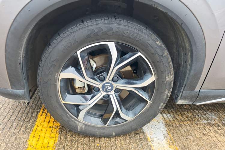 Used BYD Yuan PLUS 2022 430 km Luxury Version Left Front Wheel Hub