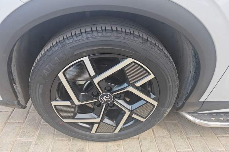 Used BYD Yuan PLUS 2022 510 km Flagship Version Left Front Wheel Hub