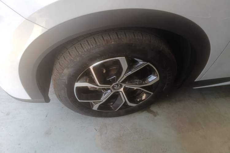 Used BYD Yuan PLUS 2022 430 km Luxury Version Left Front Wheel Hub
