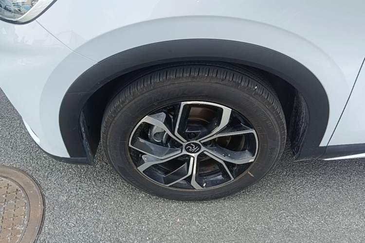 Used BYD Yuan PLUS 2022 430 km Luxury Version Left Front Wheel Hub