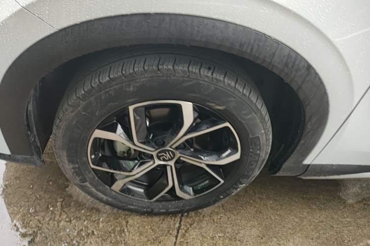 Used BYD Yuan PLUS 2022 430 km Luxury Version Left Front Wheel Hub