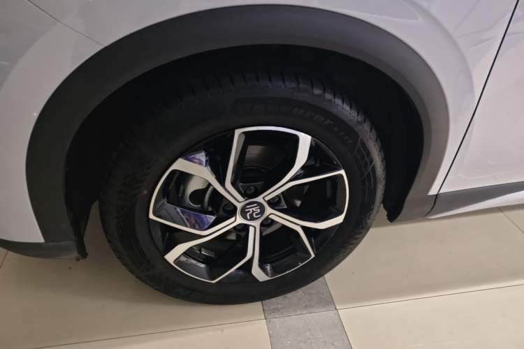 Used BYD Yuan PLUS 2022 430 km Luxury Version Left Front Wheel Hub
