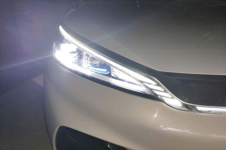 Used BYD Yuan PLUS 2022 510KM Flagship PLUS Right Front Headlight