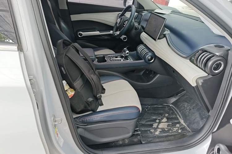 Used BYD Yuan PLUS 2022 510 km Flagship Version Right Front Seat