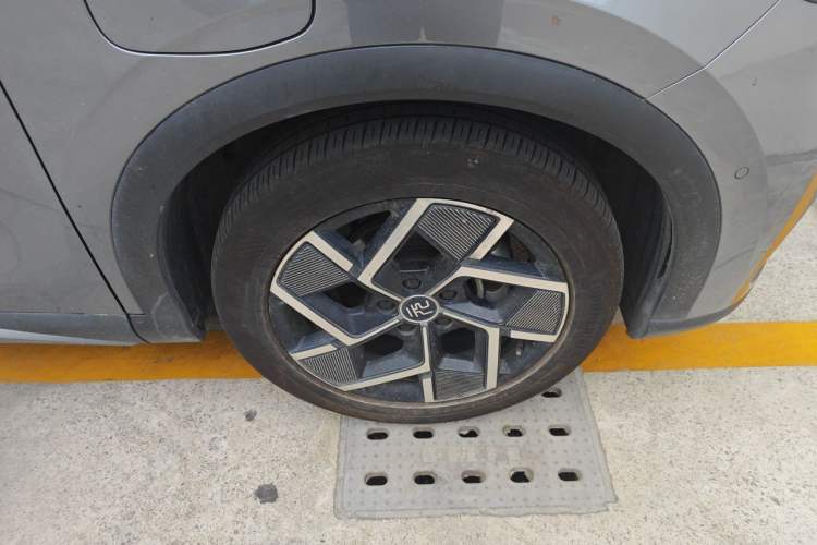 Used BYD Yuan PLUS 2022 510KM Flagship PLUS Right Front Wheel Hub