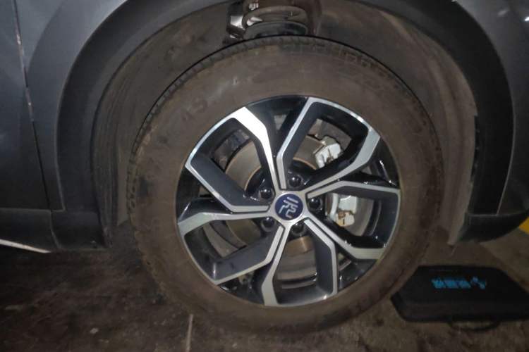 Used BYD Yuan PLUS 2022 430 km Luxury Version Right Front Wheel Hub