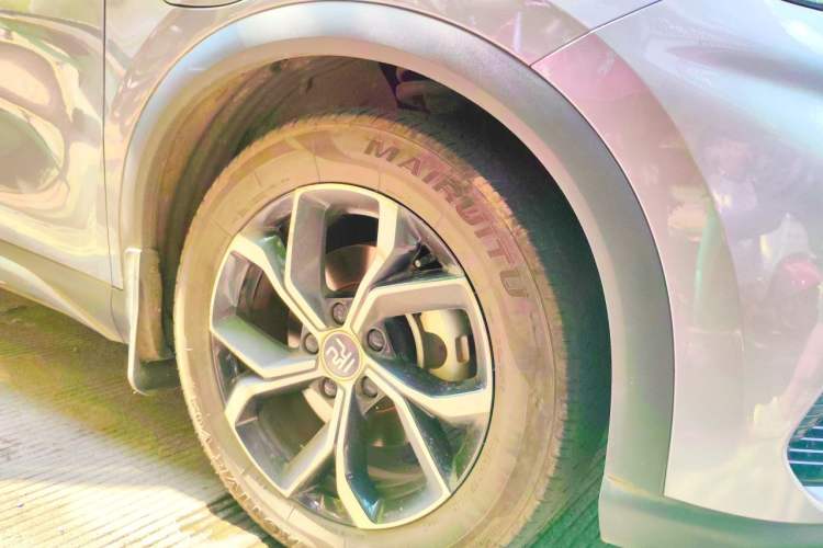 Used BYD Yuan PLUS 2022 430 km Luxury Version Right Front Wheel Hub