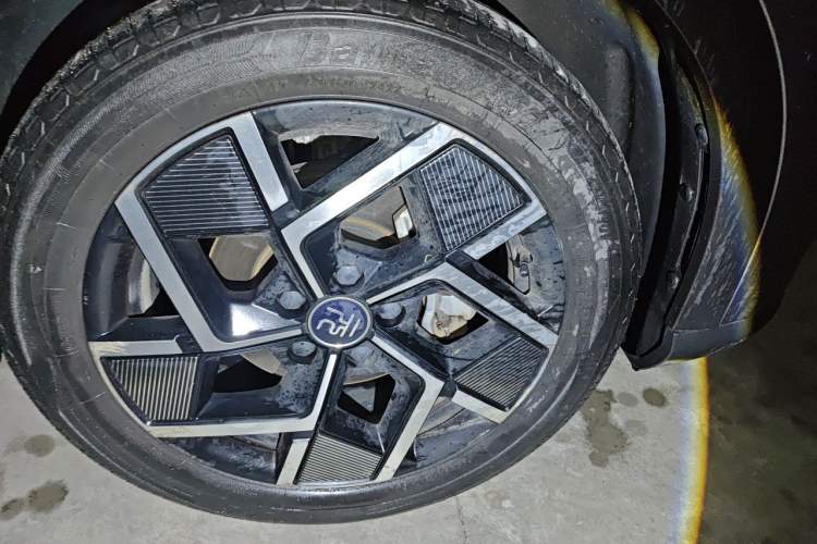 Used BYD Yuan PLUS 2022 510 km Flagship Version Right Front Wheel Hub