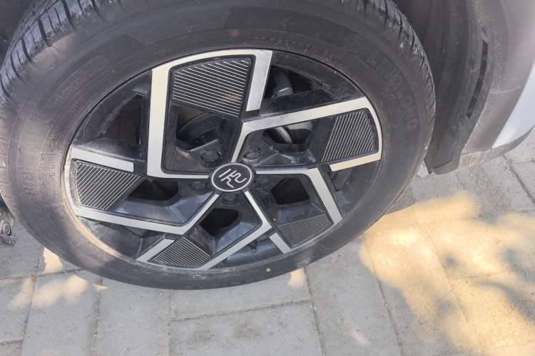 Used BYD Yuan PLUS 2022 510 km Flagship Version Right Front Wheel Hub