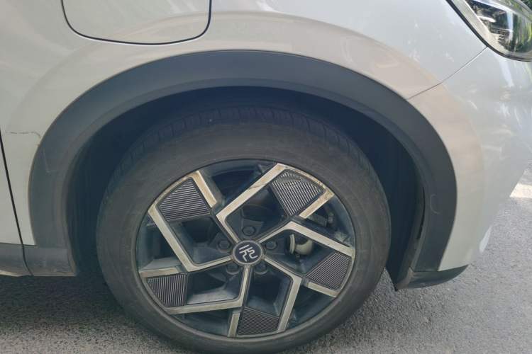 Used BYD Yuan PLUS 2022 510 km Flagship Version Right Front Wheel Hub