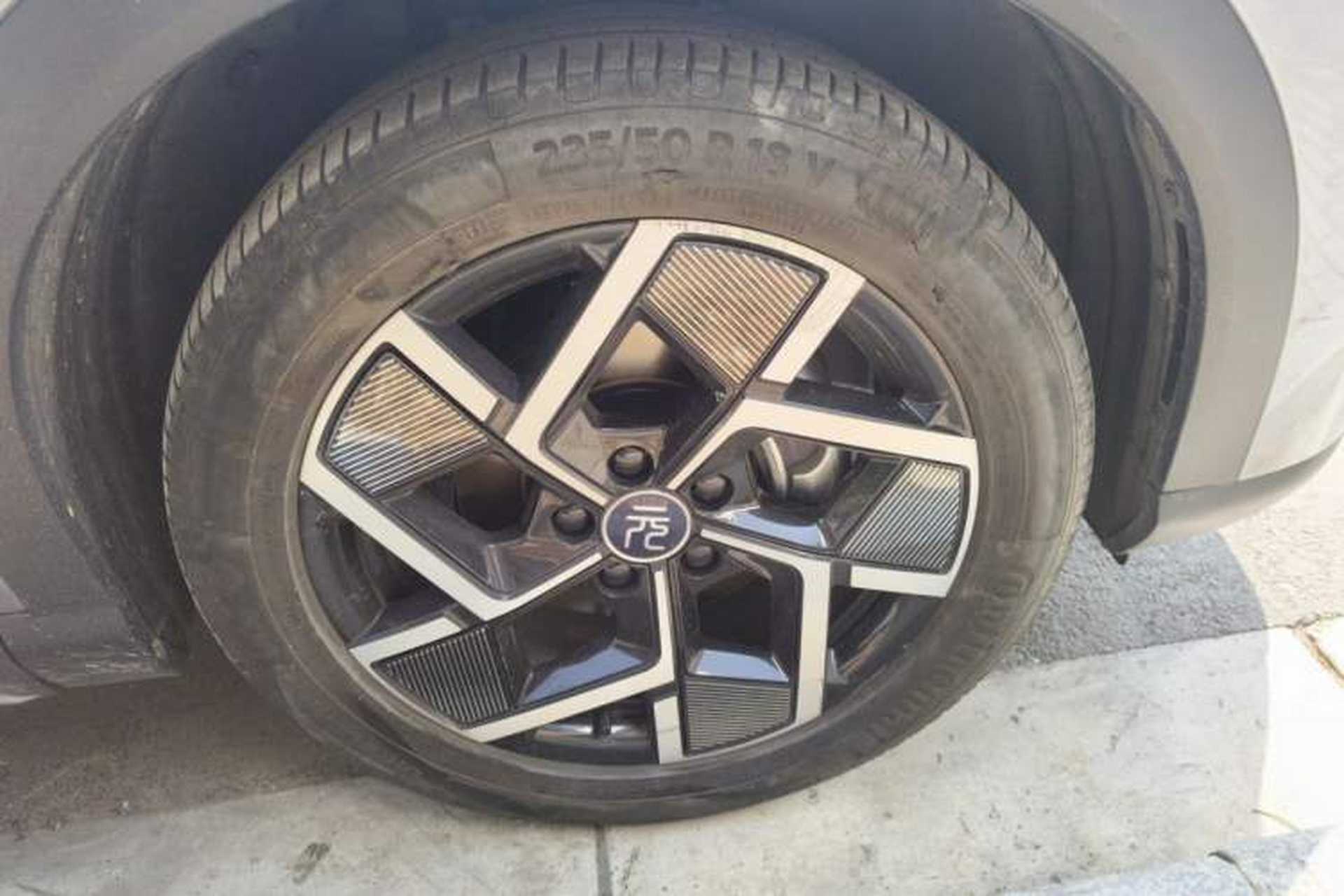 Used BYD Yuan PLUS 2022 510 km Flagship Version Right Front Wheel Hub