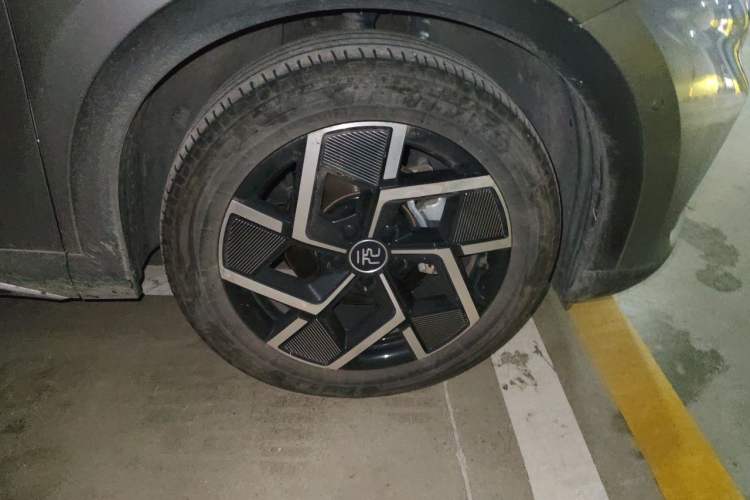 Used BYD Yuan PLUS 2022 510KM Flagship PLUS Right Front Wheel Hub